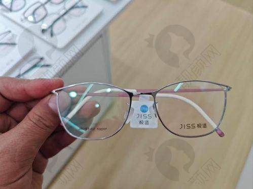 角膜塑形镜适龄佩戴：保护孩子运动便利